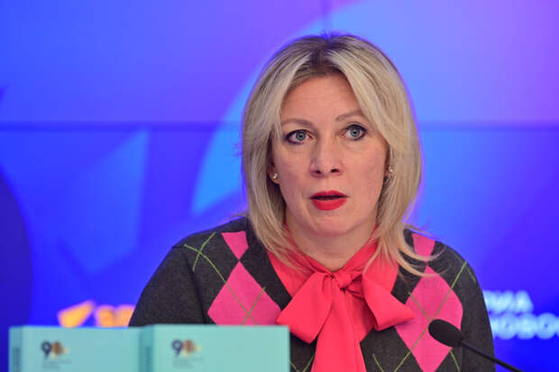 Захарова заявила об отказе Зеленского подписать документ на встрече с Путиным в 2019 году