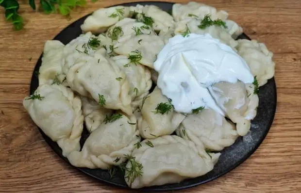 Необычные вареники с мясом и капустой, готовлю их часто и сразу много. Очень вкусное блюдо, готовится просто и быстро