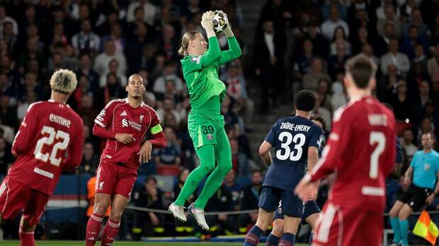 «Я не буду отвечать на этот вопрос». Сафонов после игры «ПСЖ» наотрез отказался обсуждать свои отношения с Шевалье