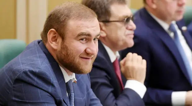 По делу о двух убийствах: что известно о задержании сенатора Арашукова на заседании Совета Федерации