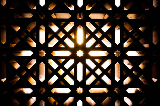Молельный зал Мескиты представляет собой пять разных зон. Автор: Gauvin Lapetoule.