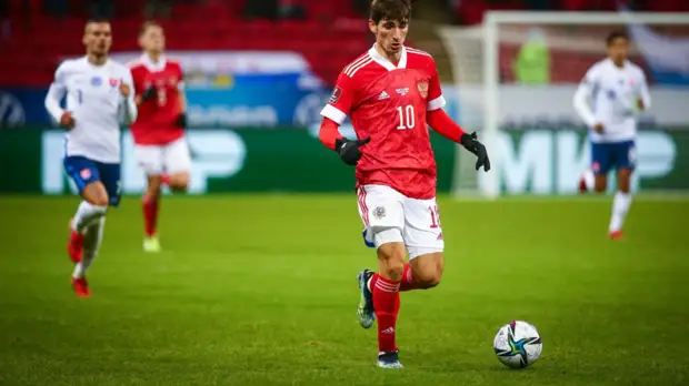 Самедов предположил, почему тренерский штаб сборной России доверяет Бакаеву