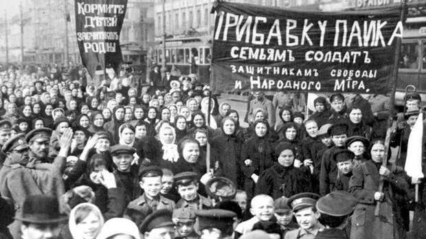 Все революции паразиты проводят по одному сценарию: восторг, кровь, ожесточение, нищета