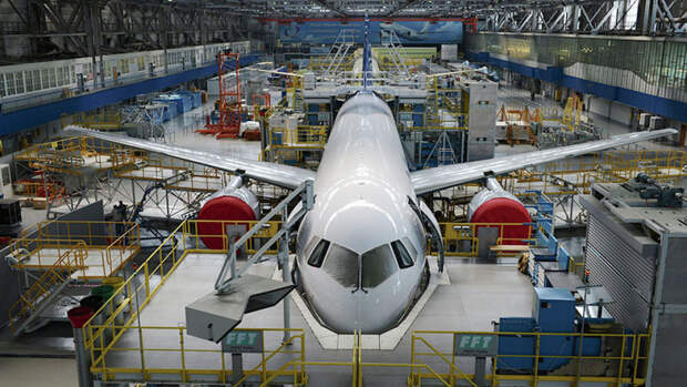Новый российский пассажирский самолет Иркут МС-21: какой он внутри