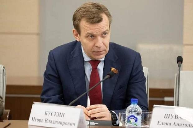 Игорь Бускин