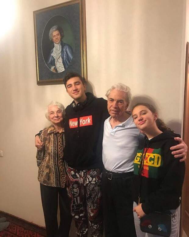 Как сейчас живёт семья Дмитрия Хворостовского спустя 2 года после его ухода