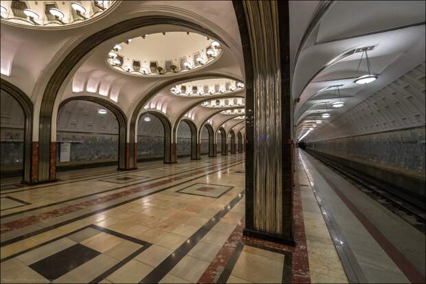 Стыдно за тех, кто не помог: россияне высказались об избиении москвича в метро