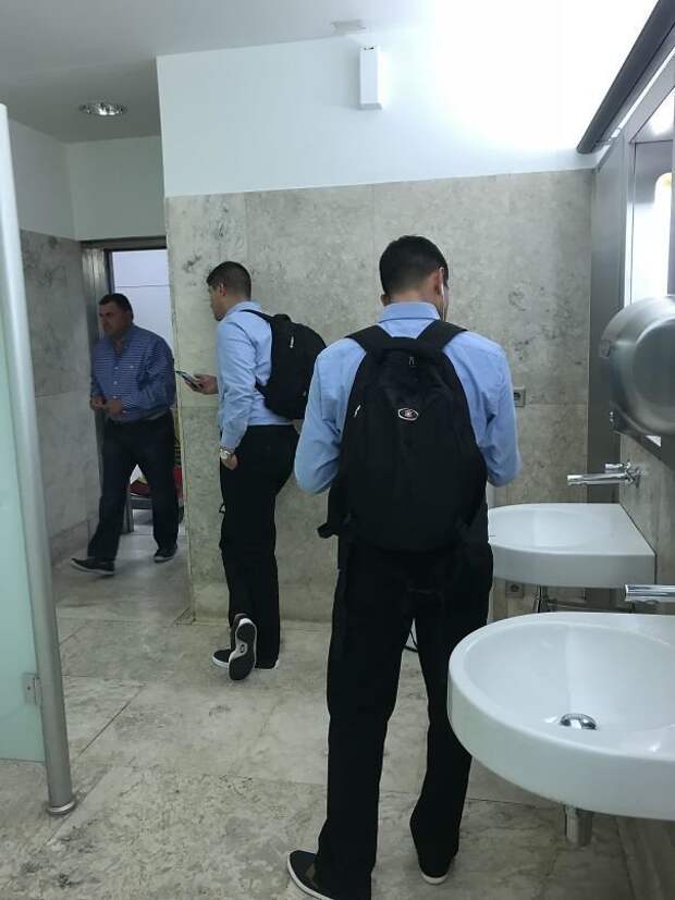 Либо это сбой в матрице, либо где-то рядом была распродажа Либо это сбой в матрице, либо где-то рядом была распродажа