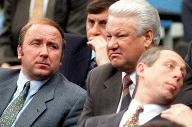 Бывший глава СБ Ельцина объяснил, почему РФ не вернула Крым в 1994 году