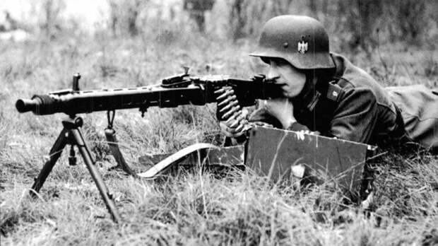 Современный пулемет Германии - слегка тюнингованный 42-ой. /Фото: pokazuha.org. Современный пулемет Германии - слегка тюнингованный 42-ой. /Фото: pokazuha.org.