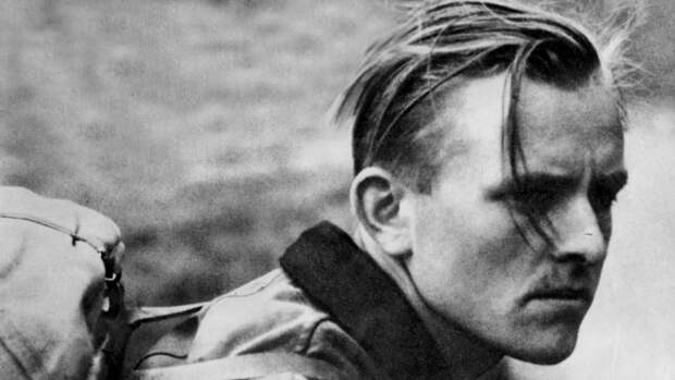 Вилли Граф — участник студенческой антифашистской организации «Белая роза» в Германии во время Второй мировой войны. \ Фото: i.redd.it.