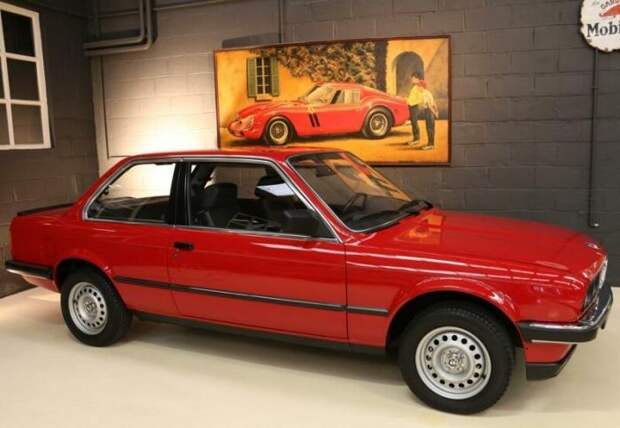BMW 3 E30 1985 года продают по цене новой тройки