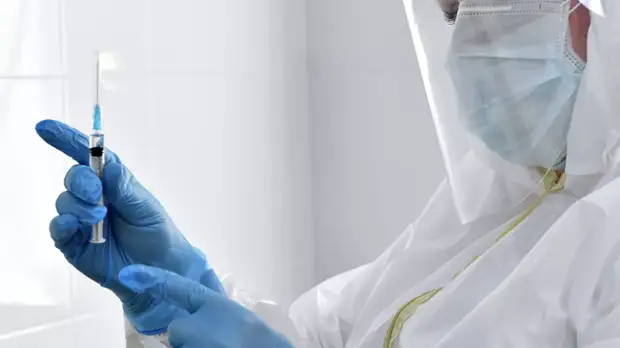 Власти Москвы заявили о подготовке к массовой вакцинации от COVID-19