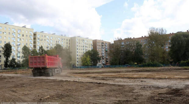 На территории рязанской школы №58 начали строить новый ФОК