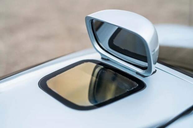 Isdera Commendatore — один из самых невероятных суперкаров 90-х 