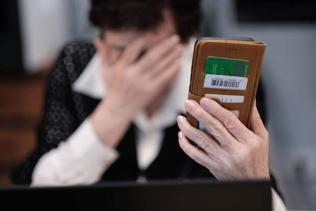 Пенсионерка из Санкт-Петербурга отдала лжесотрудникам ФСБ 78 млн рублей