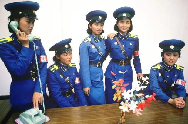 На некоторых полицейских Пхеньяна любо-дорого смотреть. Фото: sibnarkomat.livejournal.com