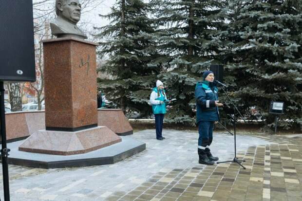 В Нижнекамске провели митинг и показали постановку, посвященную 95-летию Николая Лемаева