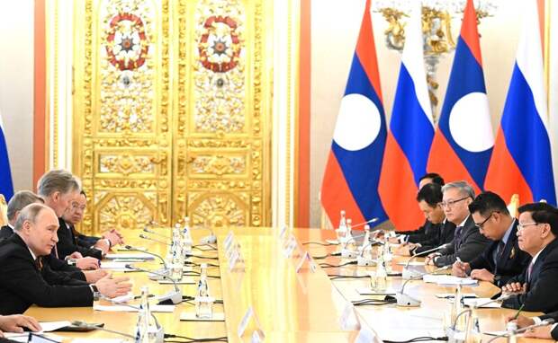 Путин - возможность платить картой "Мир" в Лаосе привлечет туристов из России