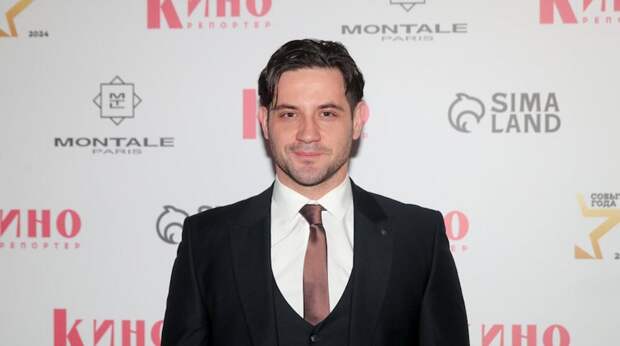 Богатырев отказался играть в спектакле с Арнтгольц и перестал выходить на связь