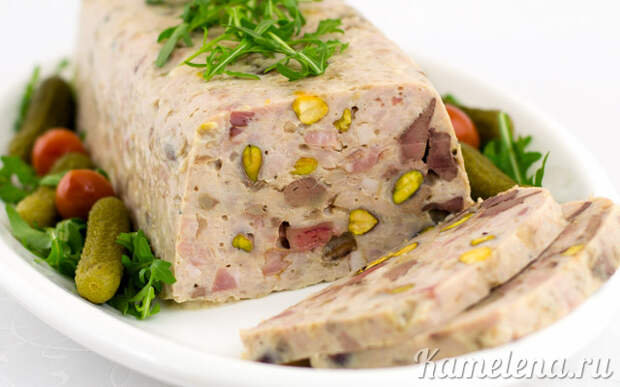 Мясной террин с печенью, беконом и фисташками — 17 шаг