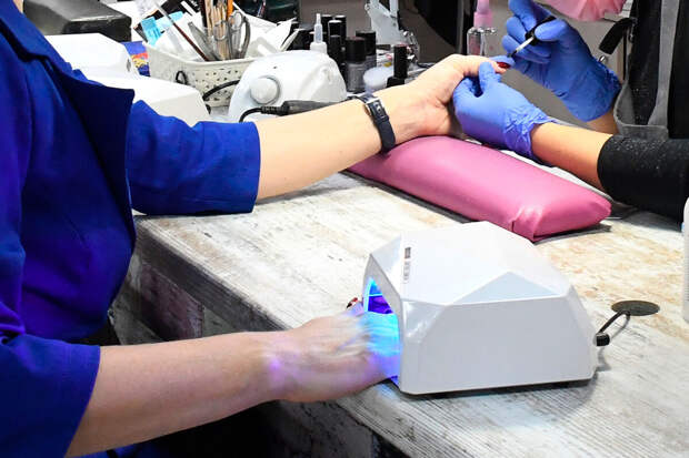 В Екатеринбурге массово закрываются салоны красоты