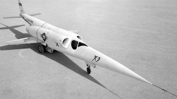 Остроносый Douglas X-3 Stiletto &mdash; американский экспериментальный самолет-моноплан фирмы &laquo;Дуглас&raquo;. В октябре 1952 года состоялся первый полёт самолёта Douglas X-З интересное, необычные, самолеты, странное, факты