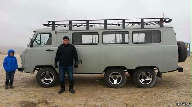 Вот это круть!!!! Буран в обычную буханку не влазит, а тут еще место останется   .... у нас то же могут так, но до первого ГАЙца  Хочу в Монголию!!!!!  Наши российские пи....ры на законодательном уровне запретили любое техническое творчество!!!!!! Уроды скоро введут регламент на цвет колпачка на камере!!!!!