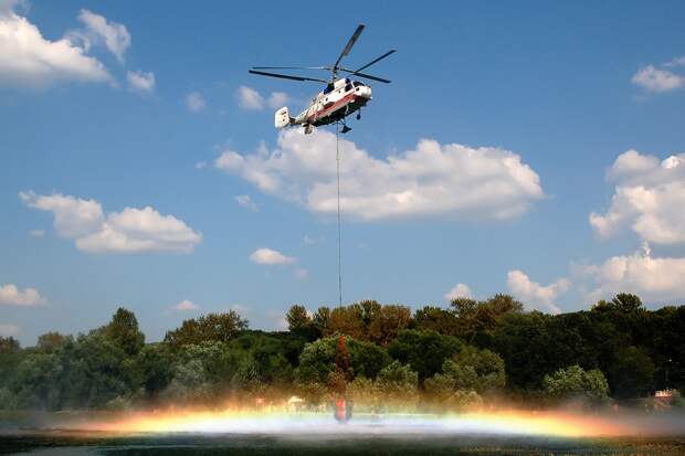 Kamov_Ka_32A1,_MChS_Rossii_Russia_Ministry_for_Emergency_Situations.jpg Kamov_Ka_32A1,_MChS_Rossii_Russia_Ministry_for_Emergency_Situations.jpg