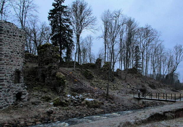 Руины замка Тарваст (Эстония) в наши дни. et.wikipedia.org - «Взятье полоцкое литовские земли…»: перед большой грозой | Warspot.ru