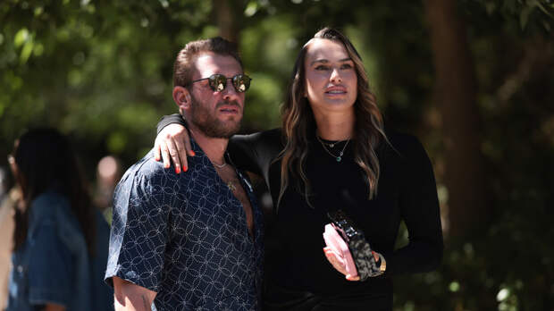 «Не всем так повезло, как мне»: Соболенко заставила миллионера сделать предложение, но свадьба состоится не скоро