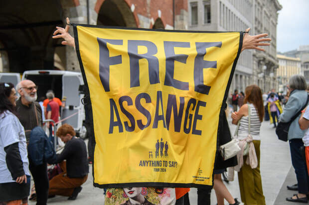 "На свободе он совсем ненадолго": Перла указал, что стоит за освобождением Ассанжа
