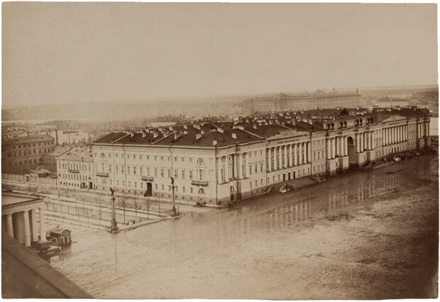 1858 Пьер-Амбруаз Ришбур. Перспективный вид с Исаакиевского собора на здание Сената и Синода. 1858. Собрание ГМИСПб