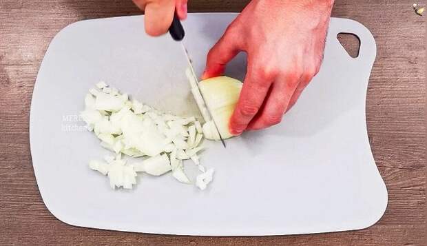 Чтобы приготовить вкусный и сытный ужин много времени и сил не трачу: беру банку фасоли и через 20 минут все готово