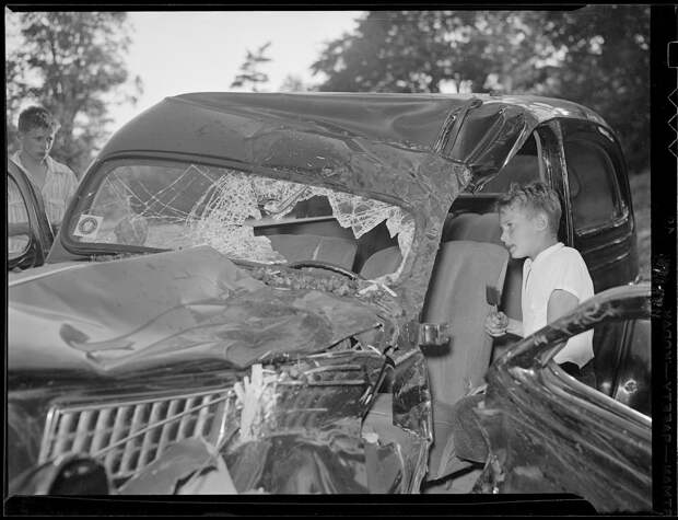 Подборка автомобильных аварий в Америке в 1930—1950 годах