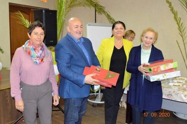 В Силино состоялось награждение победителей конкурса «Нарядный палисадник» В Силино состоялось награждение победителей конкурса «Нарядный палисадник»