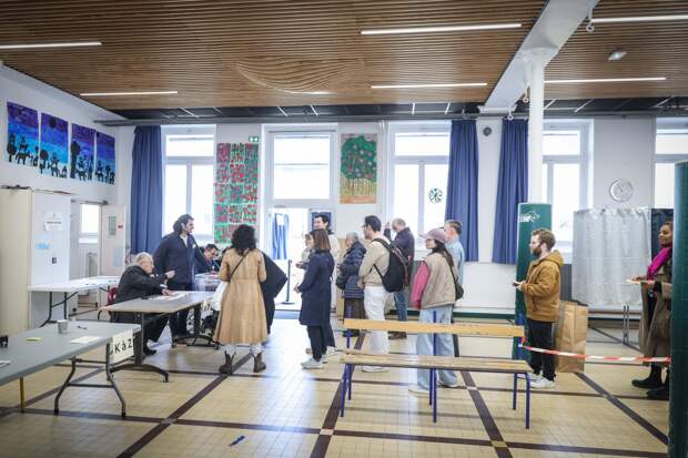 Во Франции два человека скончались на избирательных участках за один день