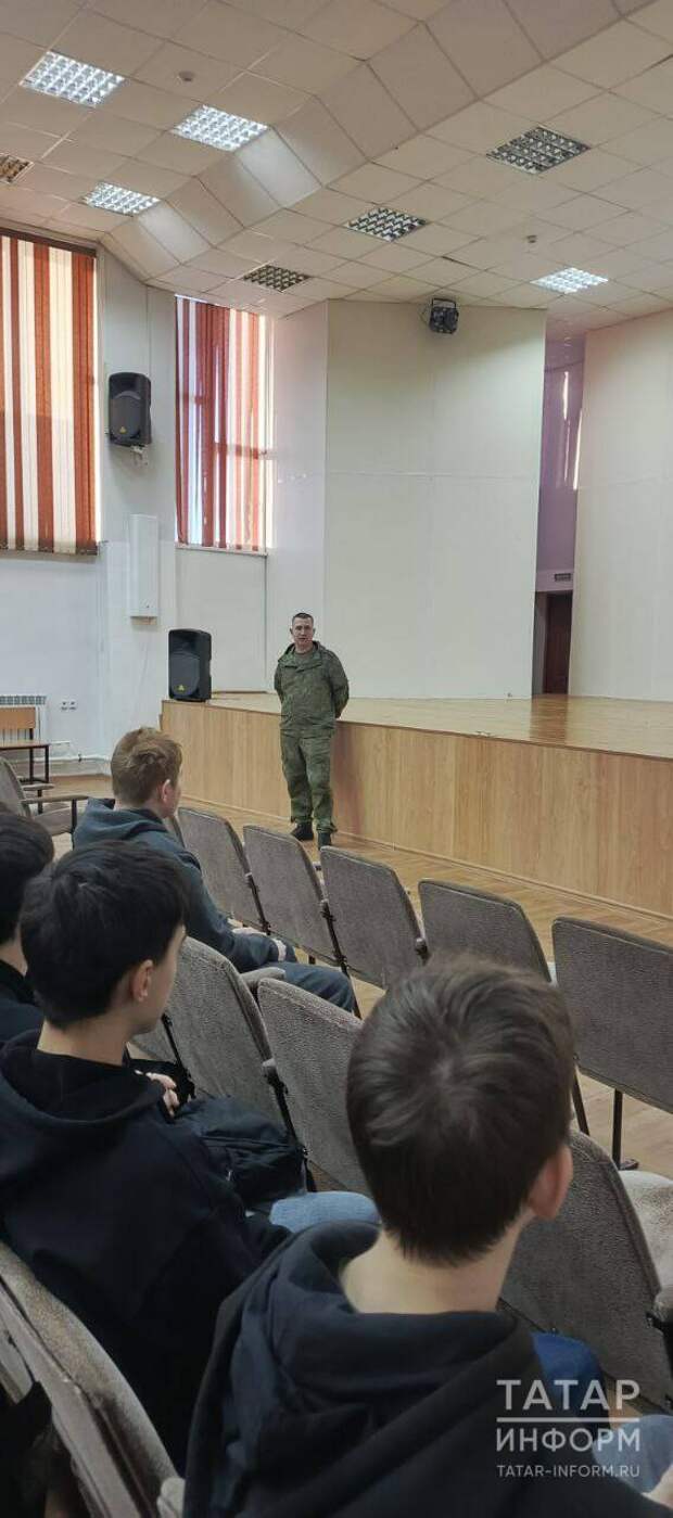 Студентам Мамадышского политехнического колледжа рассказали о службе по контракту