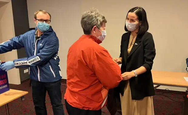 Цветы, «РосКвиз» и танцевальная тренировка: как в Нижегородской области поздравили женщин с 8 Марта