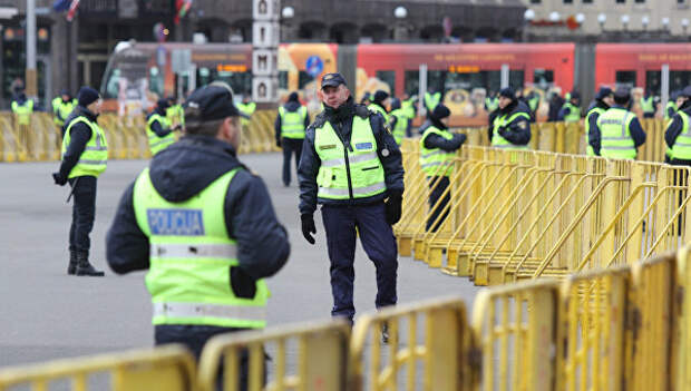 Полиция Латвии в преддверии марша ветеранов СС Полиция Латвии в преддверии марша ветеранов СС