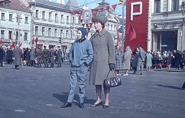 Большая Колхозная площадь в 1968 году. СССР, Москва.