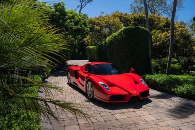 Безупречный суперкар Ferrari Enzo выставлен на аукцион