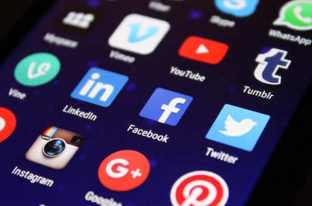 Соцсети могут начать наказывать за отказ от саморегулирования