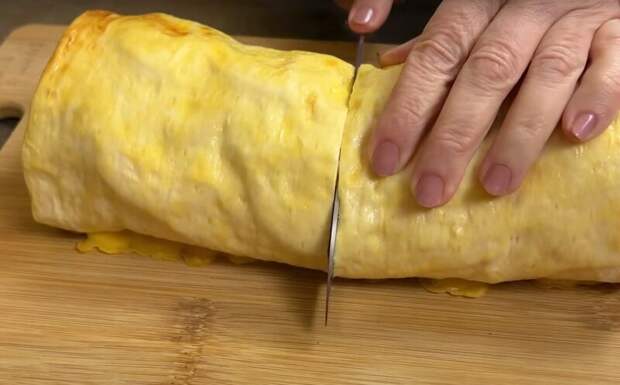 Готовиться быстро на любой праздник. Нежный и вкусный мандариновый рулет: рецепт без замеса теста