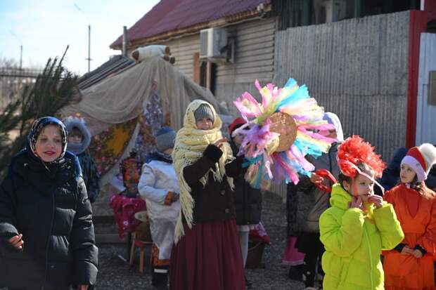В большой семье. В астраханском храме проводили Масленицу и встретили Прощеное Воскресенье