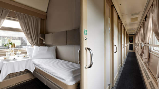 На линии Москва—Санкт‑Петербург появился уникальный вагон СВ с одноместными купе и расширенным сервисом