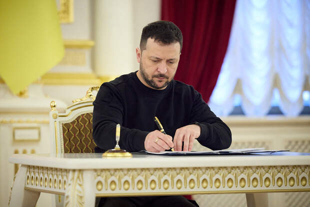 В Кремле жестко высказались об указе Зеленского о параде в Москве