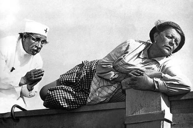В «Приключениях желтого чемоданчика» актриса перелезала через забор и даже танцевала на крыше троллейбуса В «Приключениях желтого чемоданчика» актриса перелезала через забор и даже танцевала на крыше троллейбуса