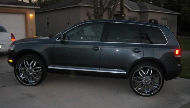 Тюнинг Volkswagen Touareg чёрный