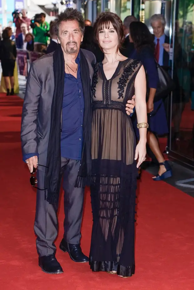 Встречается с 28-летней девушкой и танцует на улицах: как сейчас выглядит и чем занимается Аль Пачино